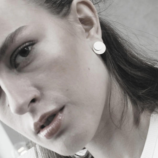 Theia 2-Ton-Ohrstecker. Silber und Gold. Dänisches Kopenhagen