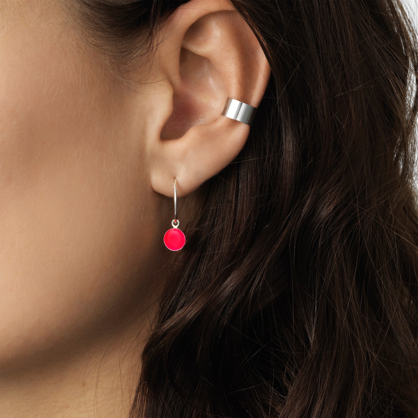 Creolen mit Schild. Neonorange. Sterlingsilber. Scherning Copenhagen